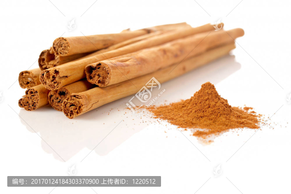肉桂棒和粉末