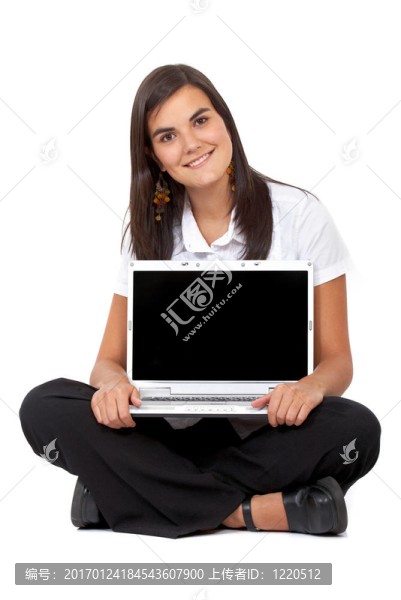 筆記本電腦上的商業(yè)女人