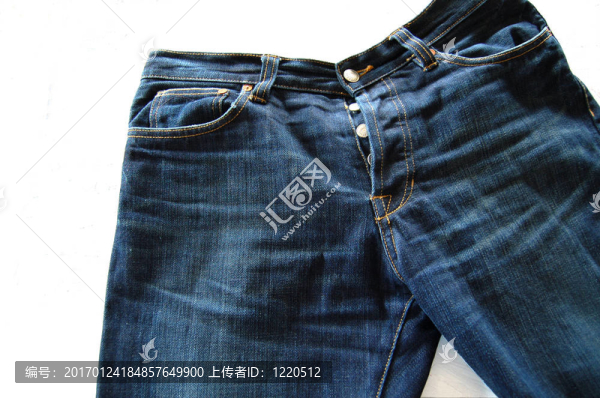 破舊的牛仔褲
