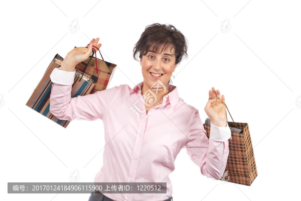 婦女拿著購物袋