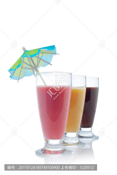 草莓，香草和巧克力奶昔；