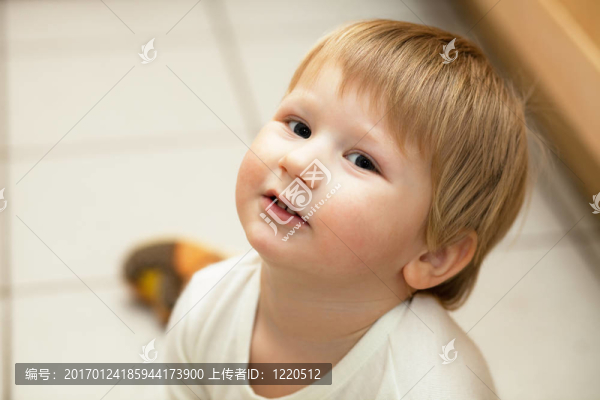 調(diào)皮的微笑