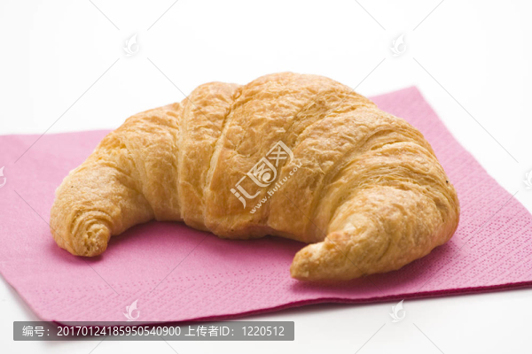 咖啡和羊角面包的美味早餐