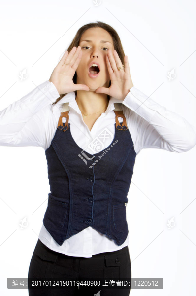 年輕女人尖叫