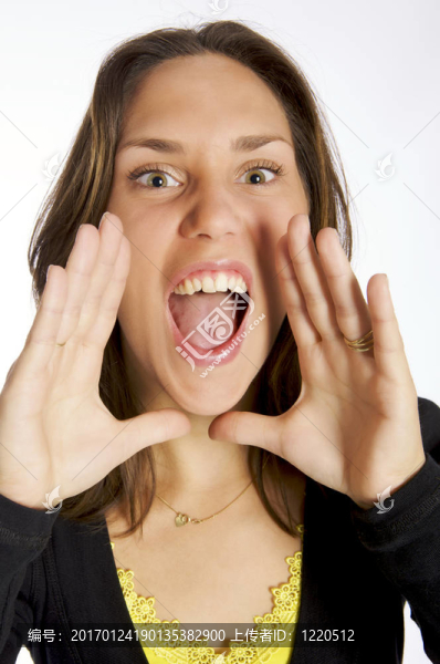 年輕的女人喊