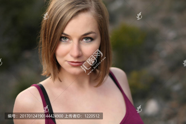 一個美麗的年輕女人的肖像