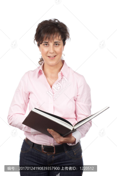 讀一本書的女人