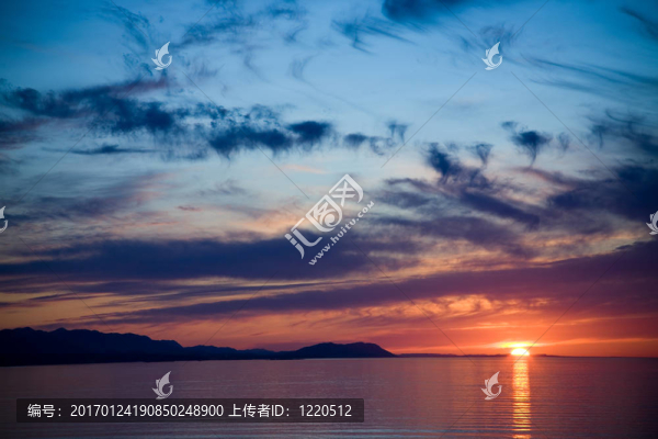 胡安·德富卡海峽的日落