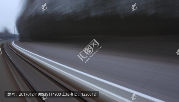 從快速行駛的火車（運(yùn)動(dòng)模糊）看到的景觀