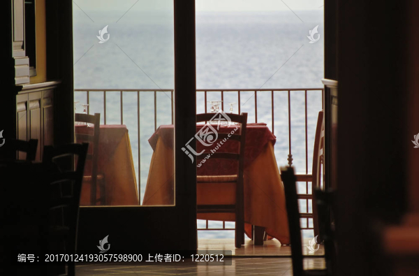 晚餐前