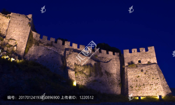 晚上的納夫帕克托斯城堡。
