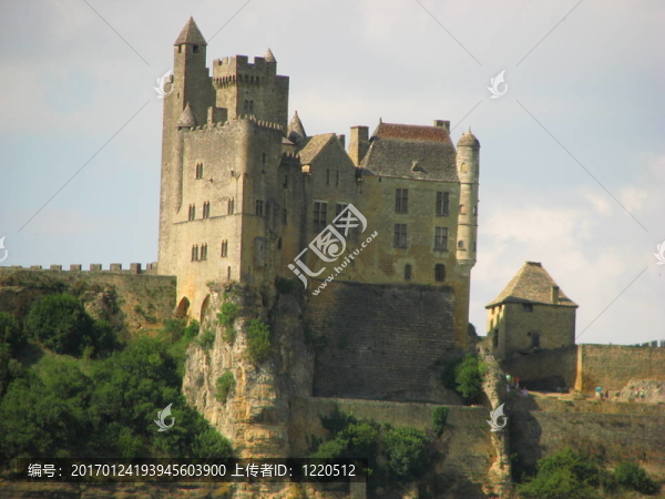 貝納克城堡-匯圖網(wǎng) www.fosd68.com 貝納克城堡