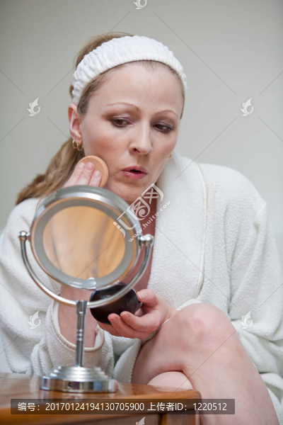 女人準(zhǔn)備-匯圖網(wǎng) www.fosd68.com 女人準(zhǔn)備