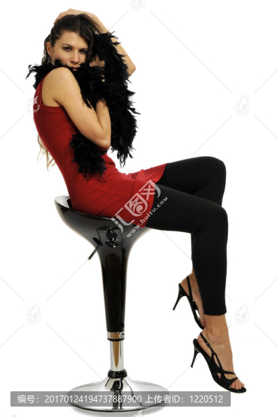 穿紅衣服的女士