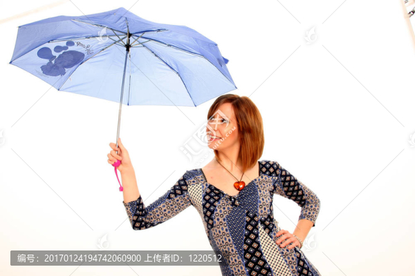 打著雨傘的女人