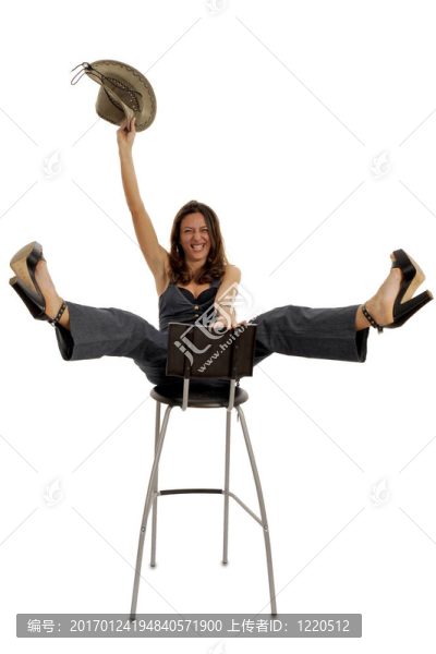 奶牛女孩騎著凳子