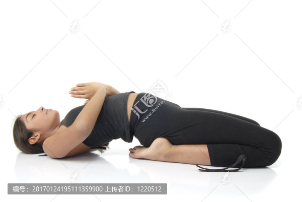 女孩做瑜伽姿勢
