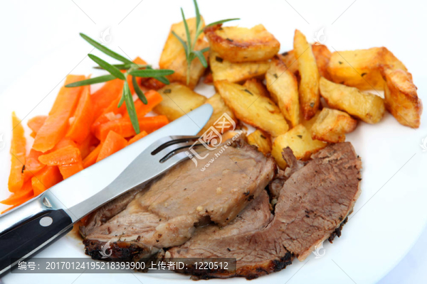 燒羔羊肉和蔬菜的地中海風(fēng)格