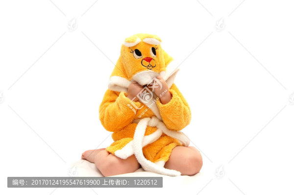 穿兔子套裝的小女孩