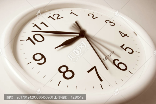 墻上的時(shí)鐘