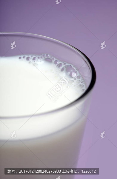 接近牛奶