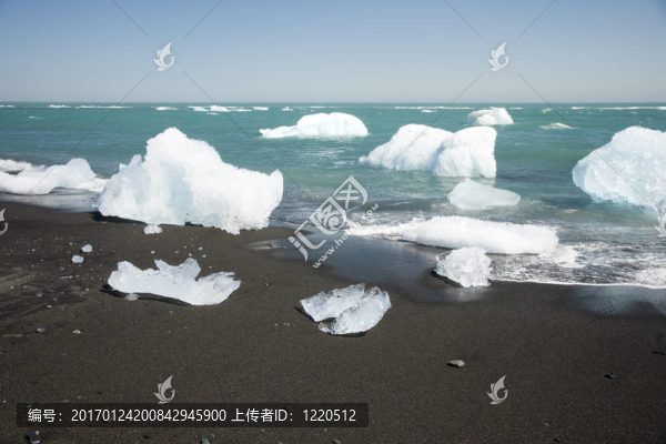 冰山在海