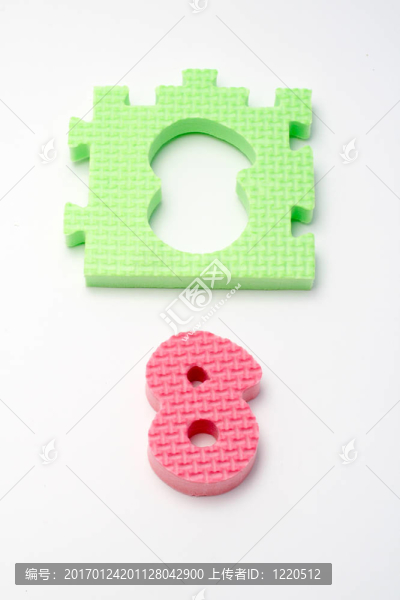 數(shù)字八拼圖墊。專注于前（小自由度）