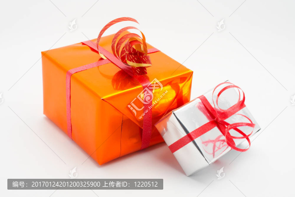 兩個禮品盒白色背景