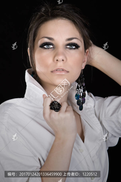 美麗的少女-匯圖網(wǎng) www.fosd68.com 美麗的少女