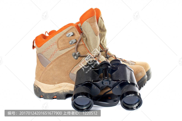 登山靴和雙筒望遠鏡