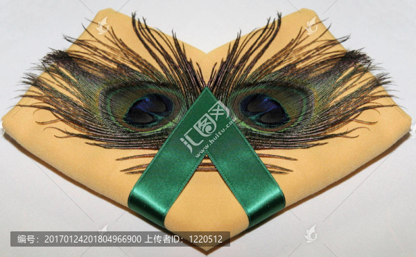 孔雀羽毛的餐巾