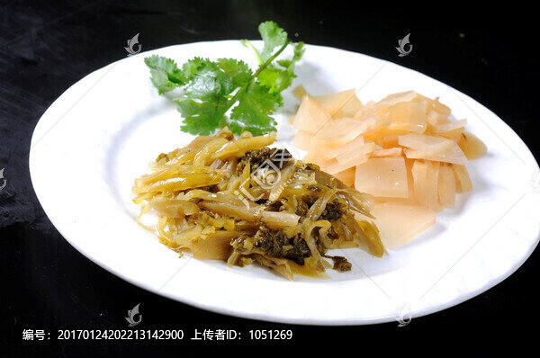 酸菜牛肉砂鍋