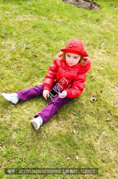 女孩與雪花蓮-匯圖網(wǎng) www.fosd68.com 女孩與雪花蓮