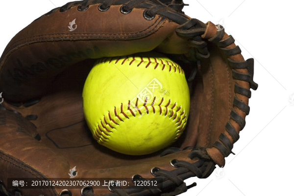 手套里的棒球