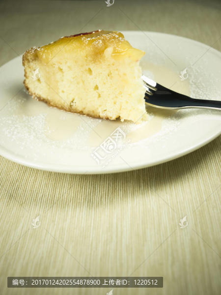 餐廳的菠蘿蛋糕