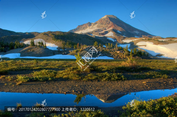 山上的日出