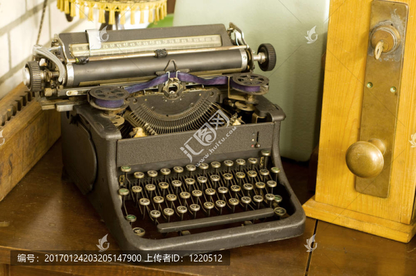 老式打字機(jī)