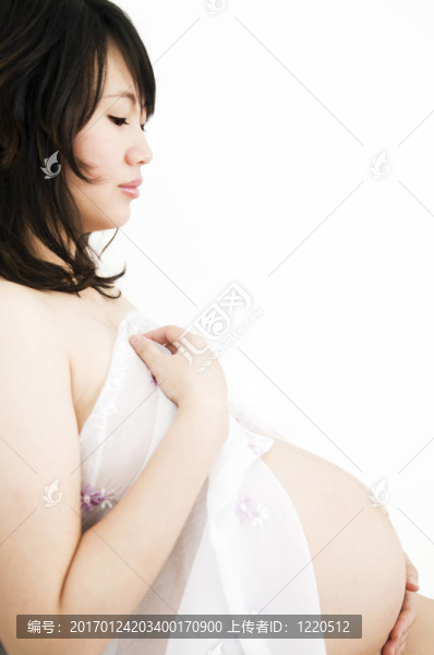 懷孕的亞洲女性