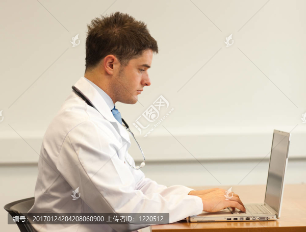 工作男醫(yī)生-匯圖網(wǎng) www.fosd68.com 工作男醫(yī)生