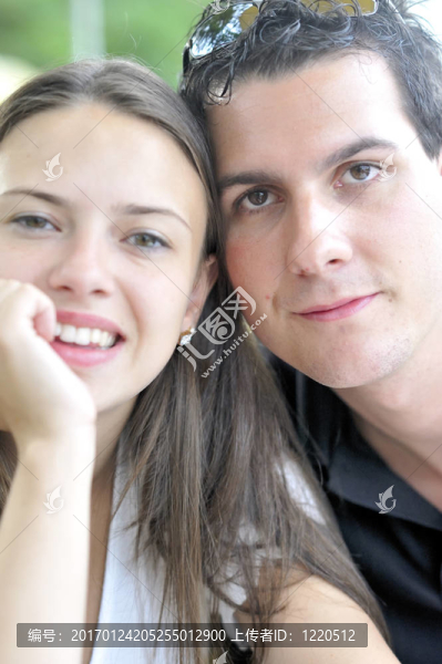 愛的吻-匯圖網(wǎng) www.fosd68.com 愛的吻