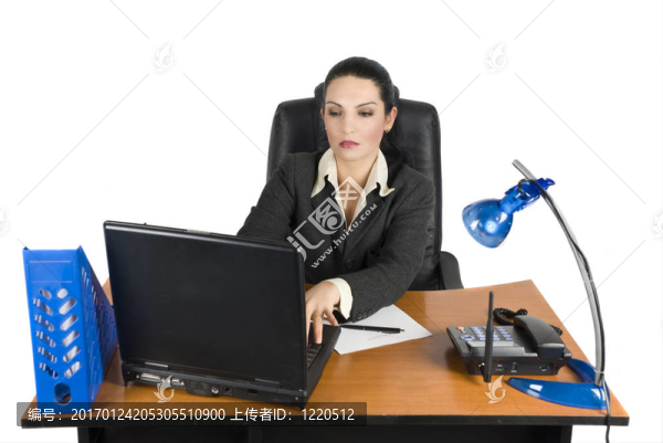 商業(yè)女人與筆記本電腦