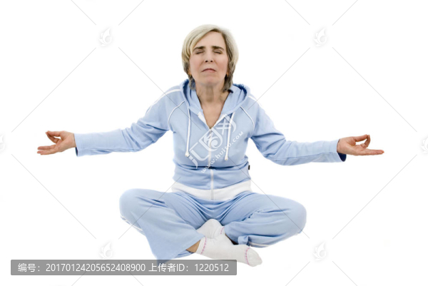 成熟的女人做瑜伽
