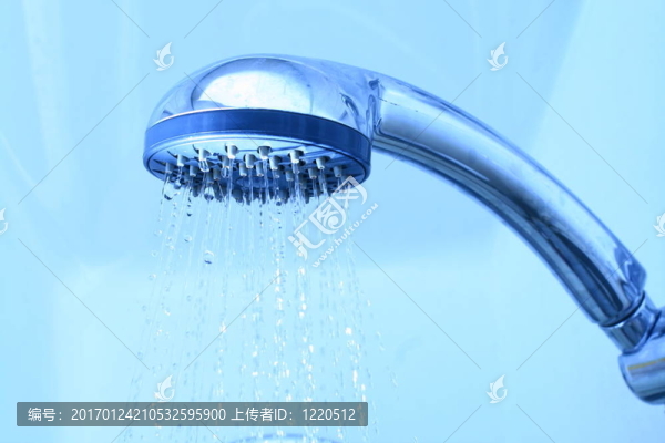 新鮮的淋浴