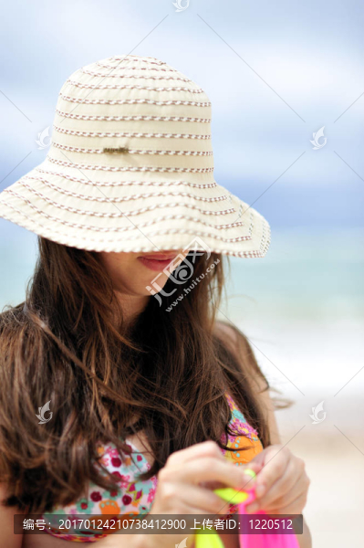 海灘上的漂亮女人