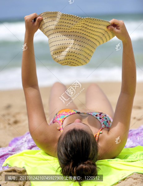 海灘上的漂亮女人