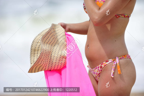海灘上的漂亮女人