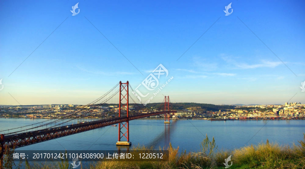在河林橋；里斯本。