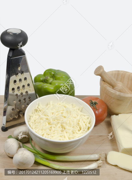 烹飪比薩餅配料