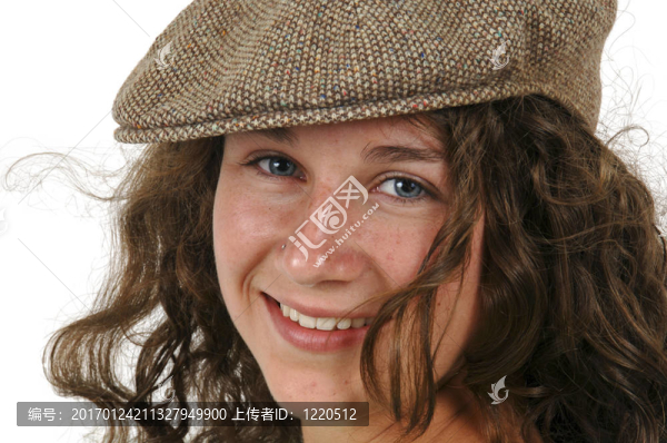 在常春藤帽上的十幾歲的女孩