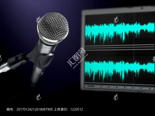 錄音棚上的麥克風(fēng)。